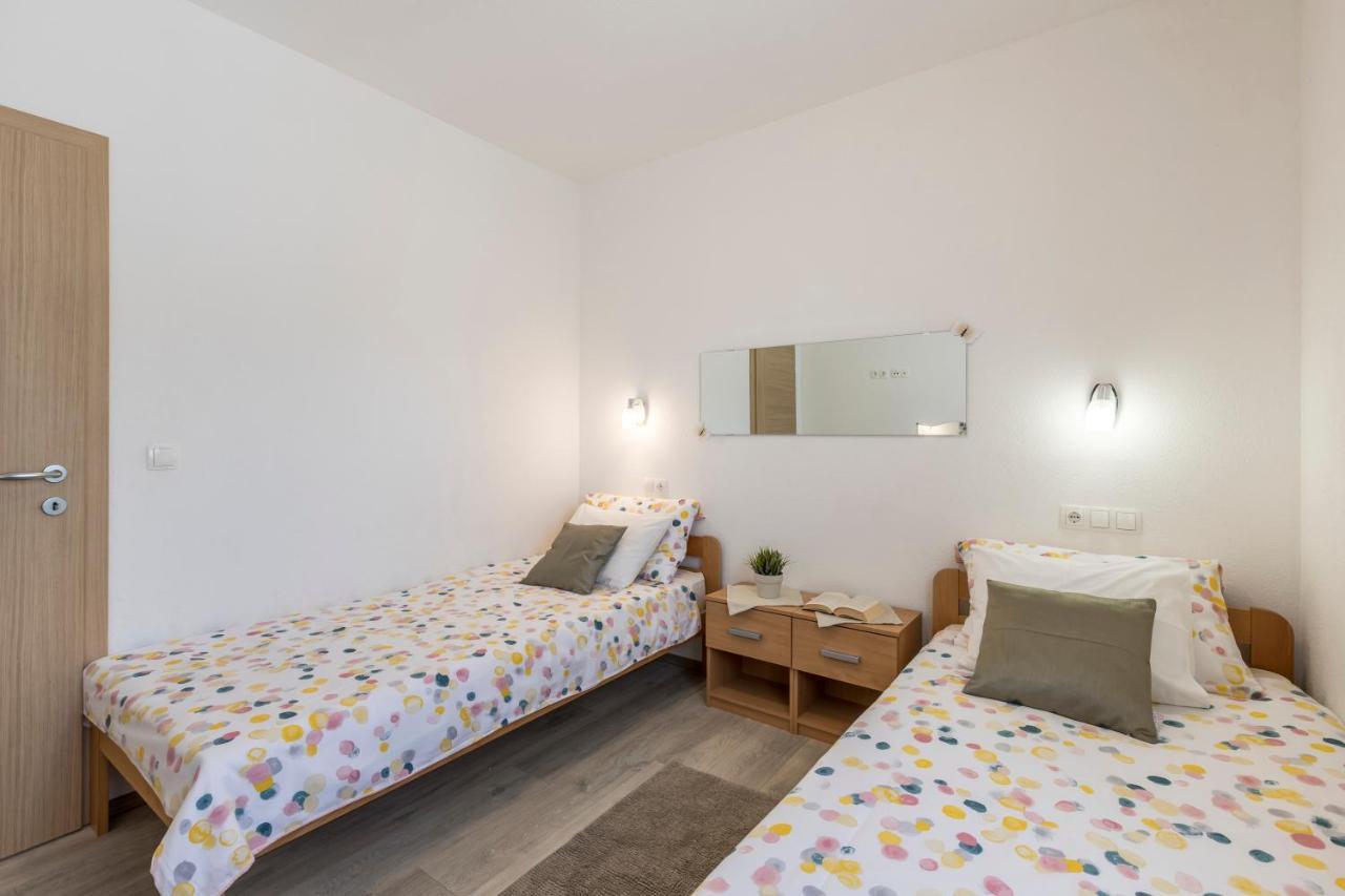 Apart Sa Terasom 250M Od Plaze,Parking,Wi Fi,Rostilj تروغير المظهر الخارجي الصورة