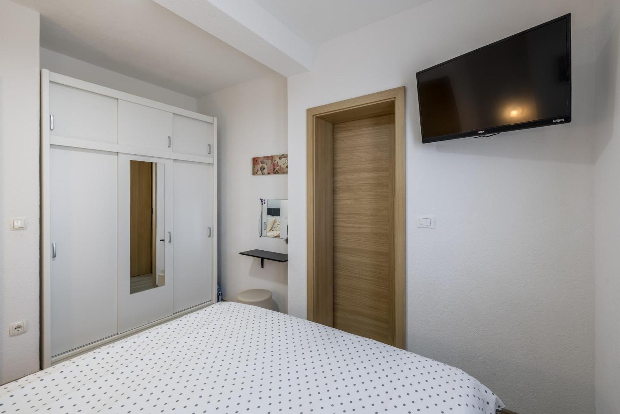 Apart Sa Terasom 250M Od Plaze,Parking,Wi Fi,Rostilj تروغير المظهر الخارجي الصورة